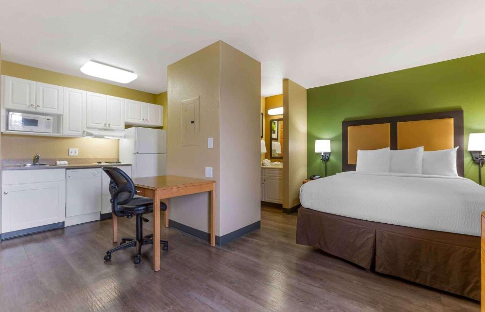 Deluxe Studio - Non-Smoking - Disability Access interior